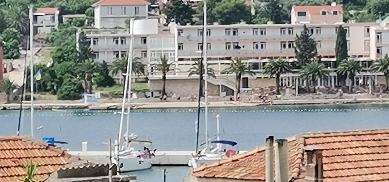 Marina Apartment End Rooms Vela Luka Exteriör bild